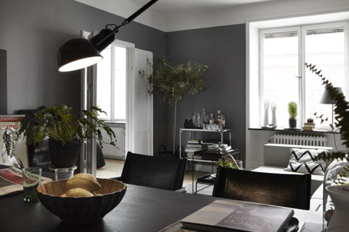 Bạn muốn không gian nhà bạn trở nên ấm cúng hơn và có điểm nhấn hãy dùng màu sơn tối
